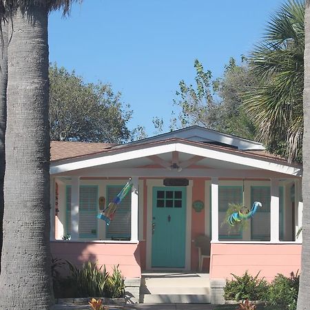 Coronado Palms Coastal Cottageガルベストン エクステリア 写真