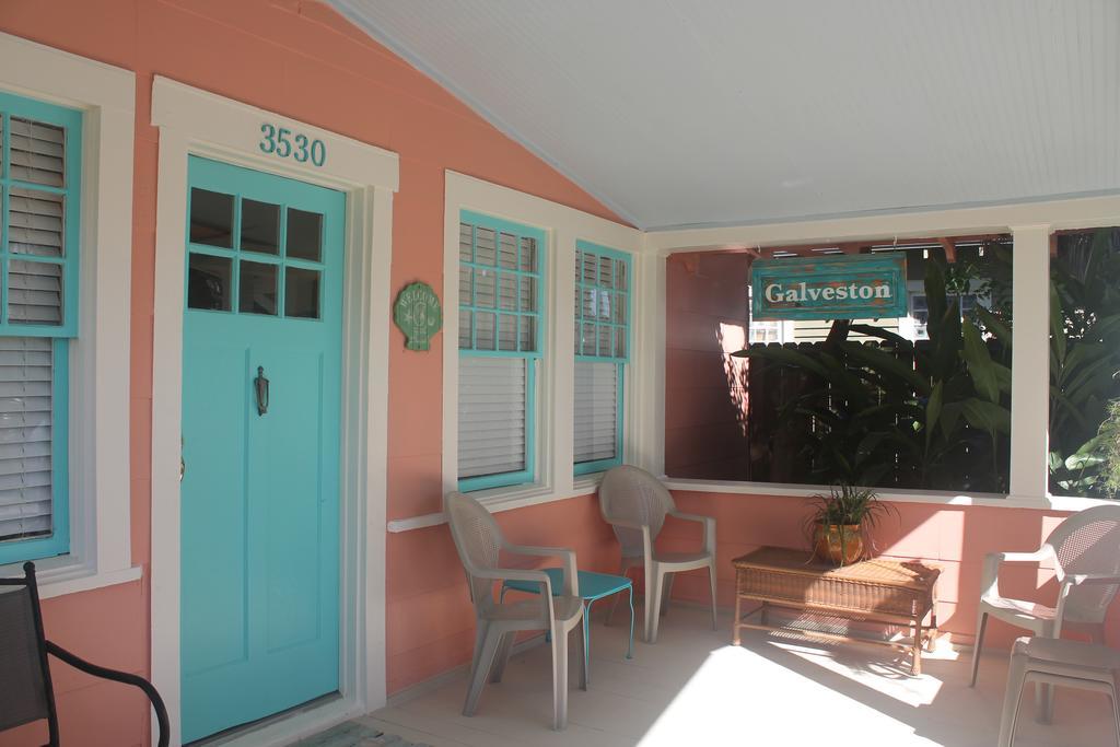 Coronado Palms Coastal Cottageガルベストン エクステリア 写真