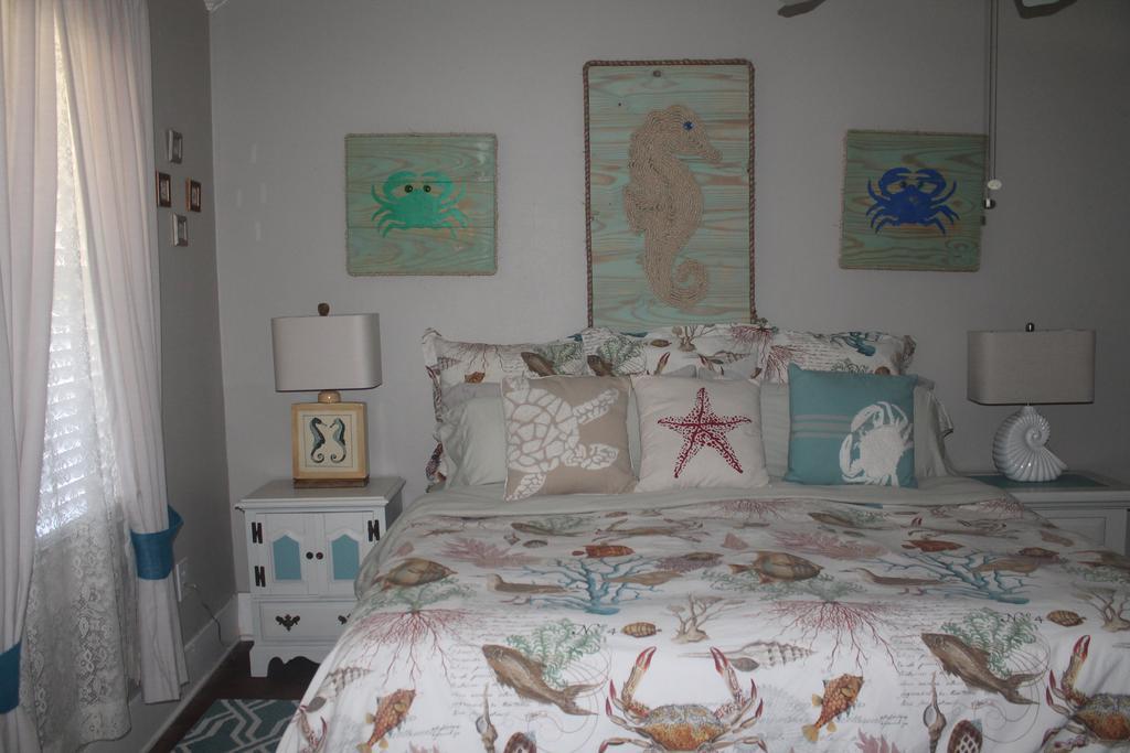 Coronado Palms Coastal Cottageガルベストン エクステリア 写真