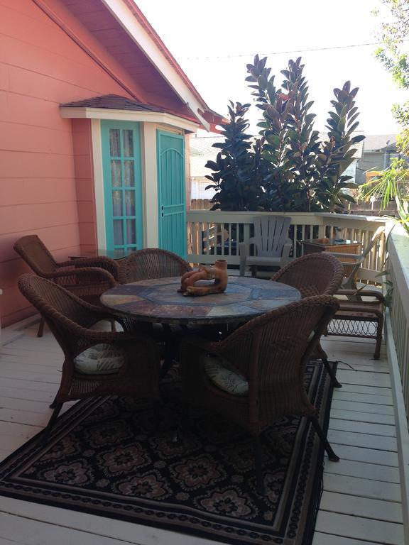 Coronado Palms Coastal Cottageガルベストン エクステリア 写真